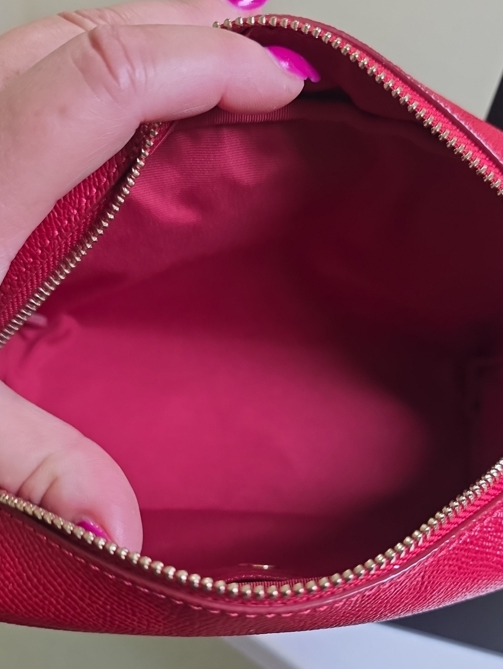 COACH F24797 True Red Crossgrain Leather Boxy Cosmetic Wristlet/Case EUC - Picture 11 of 15